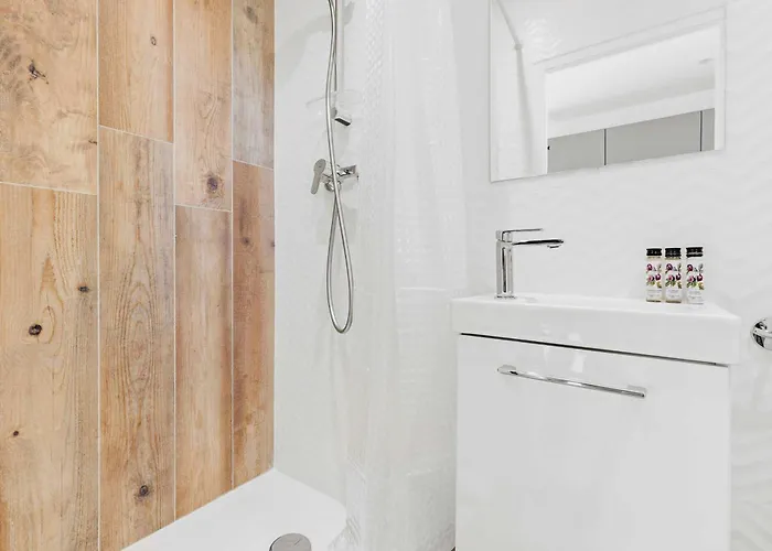 公寓 Azur - En Plein Centre De - Climatisation - Wifi - Proche Du Palais Des Festivals Et Des Commerces