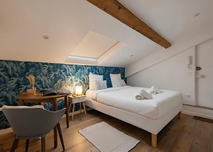 Azur - En Plein Centre De - Climatisation - Wifi - Proche Du Palais Des Festivals Et Des Commerces 戛纳