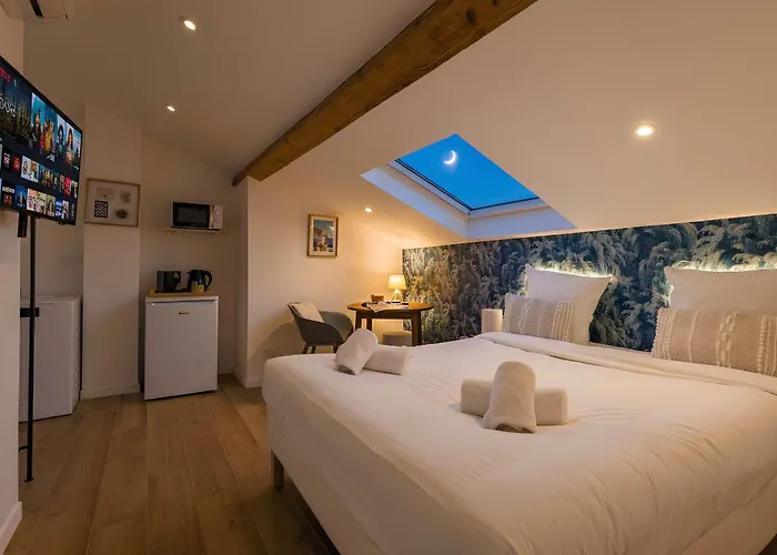 Azur - En Plein Centre De - Climatisation - Wifi - Proche Du Palais Des Festivals Et Des Commerces